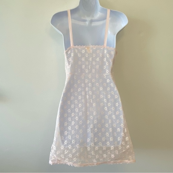 Vintage sheer pink floral lace slip chemise - Picture 2 of 9